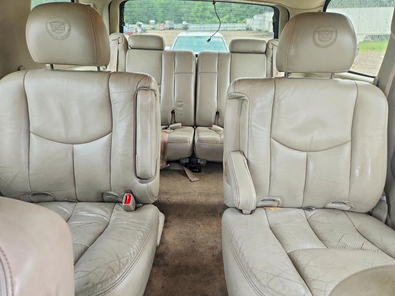 2004 CADILLAC ESCALADE