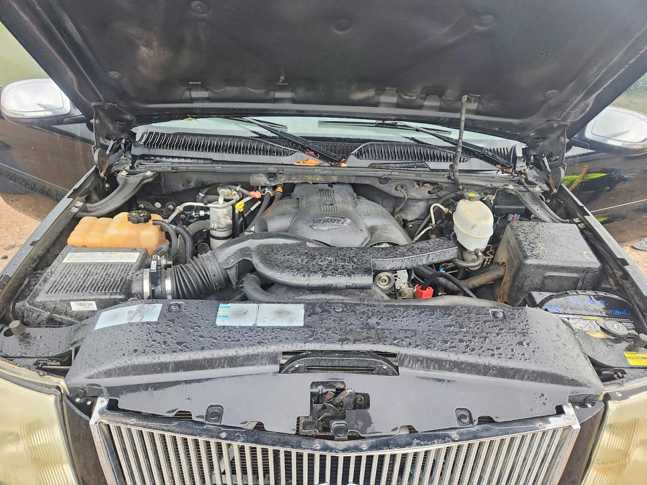 2004 CADILLAC ESCALADE