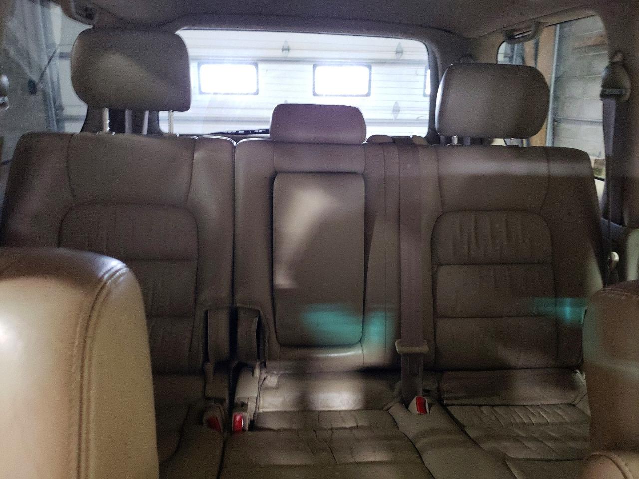 2005 LEXUS LX470