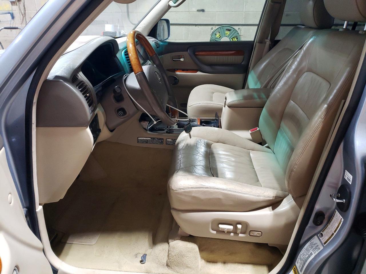 2005 LEXUS LX470