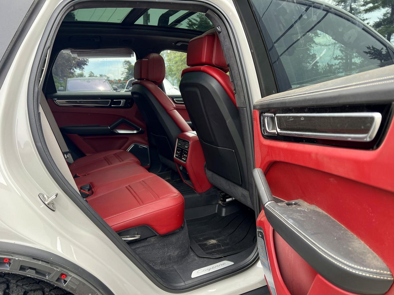 2021 PORSCHE CAYENNE