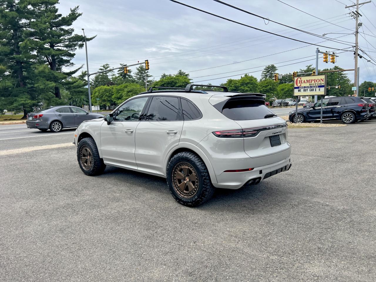 2021 PORSCHE CAYENNE