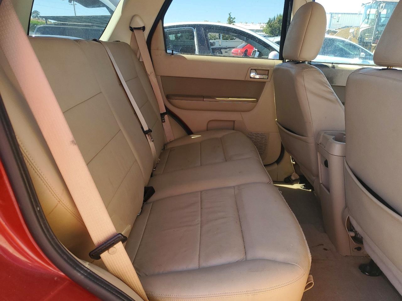 2010 FORD ESCAPE