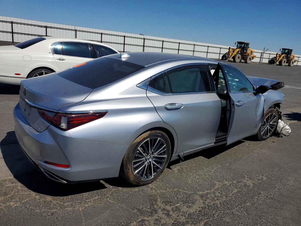 2022 LEXUS ES350