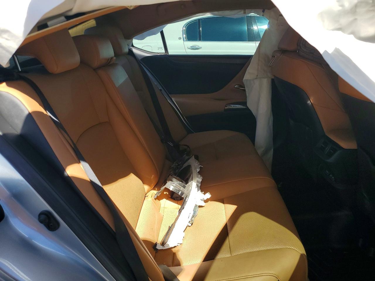 2022 LEXUS ES350