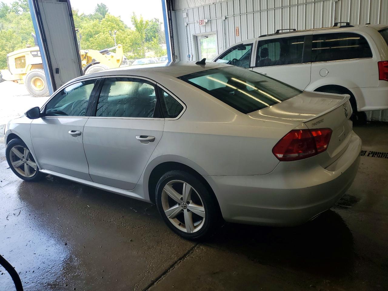 2012 VOLKSWAGEN PASSAT