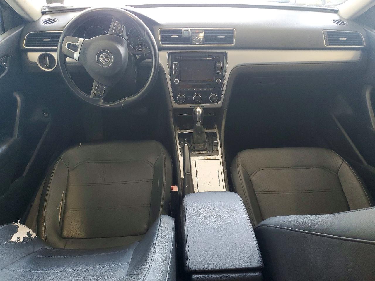 2012 VOLKSWAGEN PASSAT