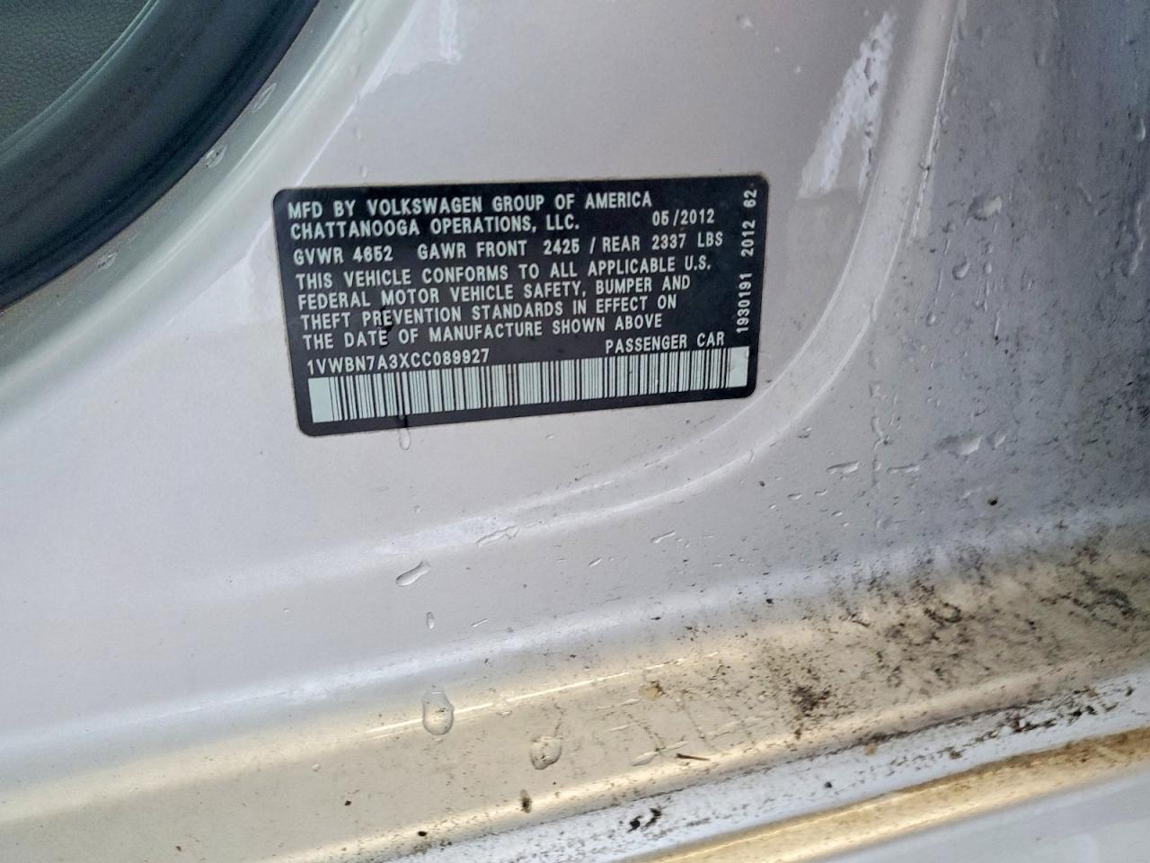 2012 VOLKSWAGEN PASSAT