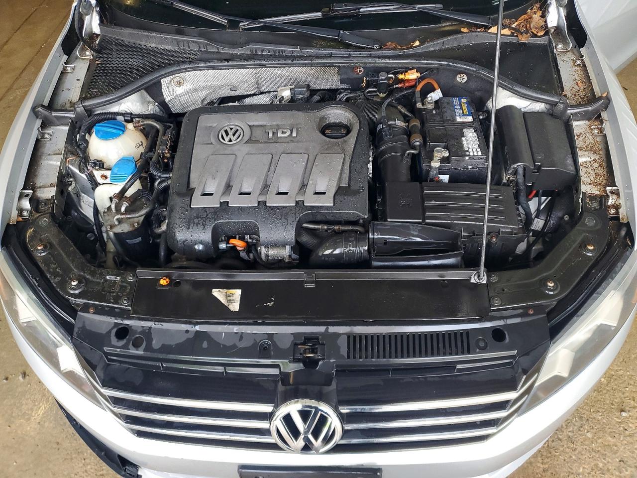 2012 VOLKSWAGEN PASSAT