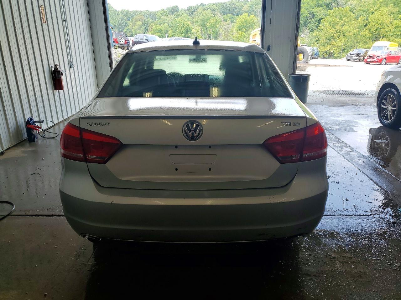 2012 VOLKSWAGEN PASSAT