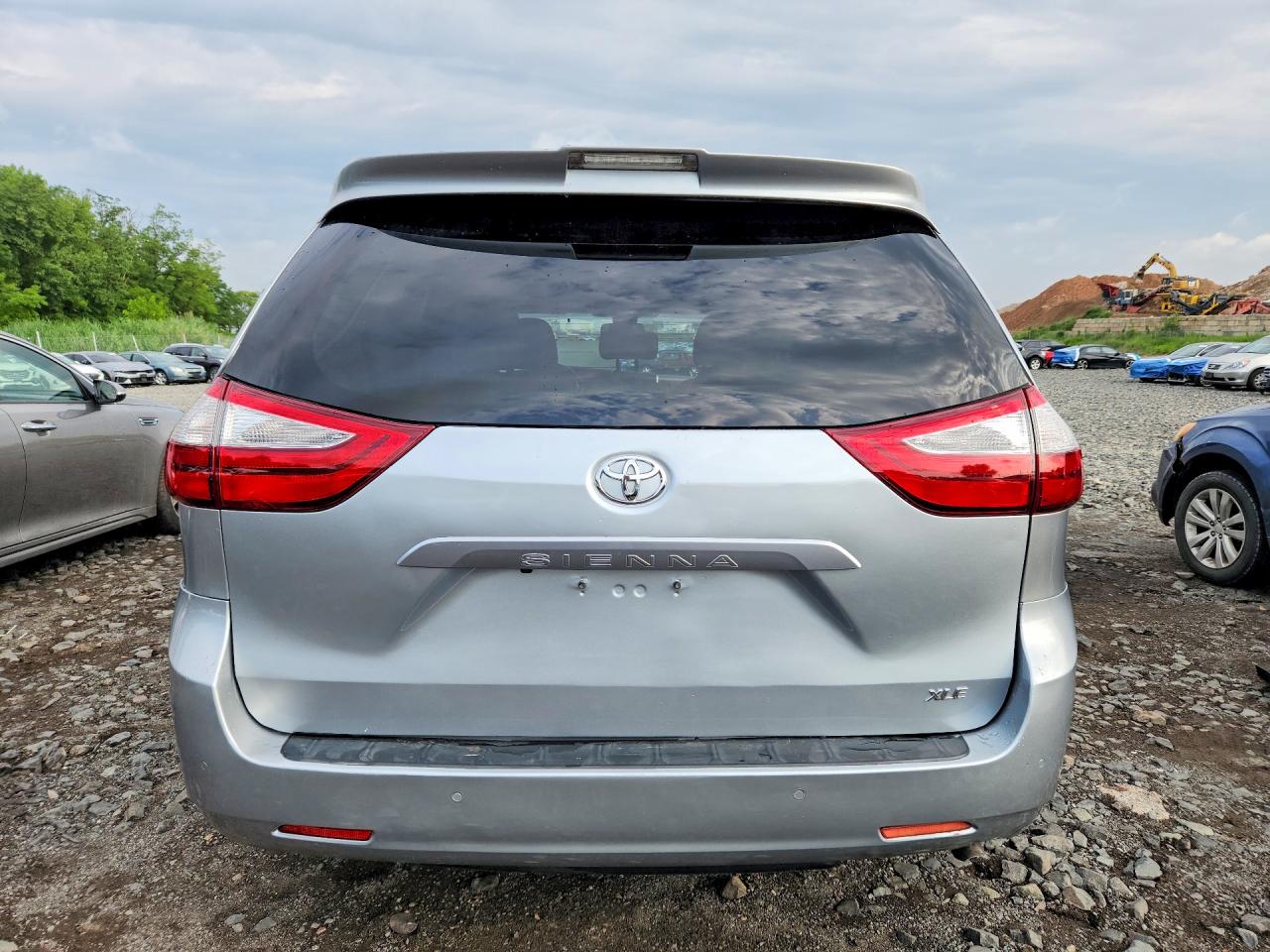 2018 TOYOTA SIENNA