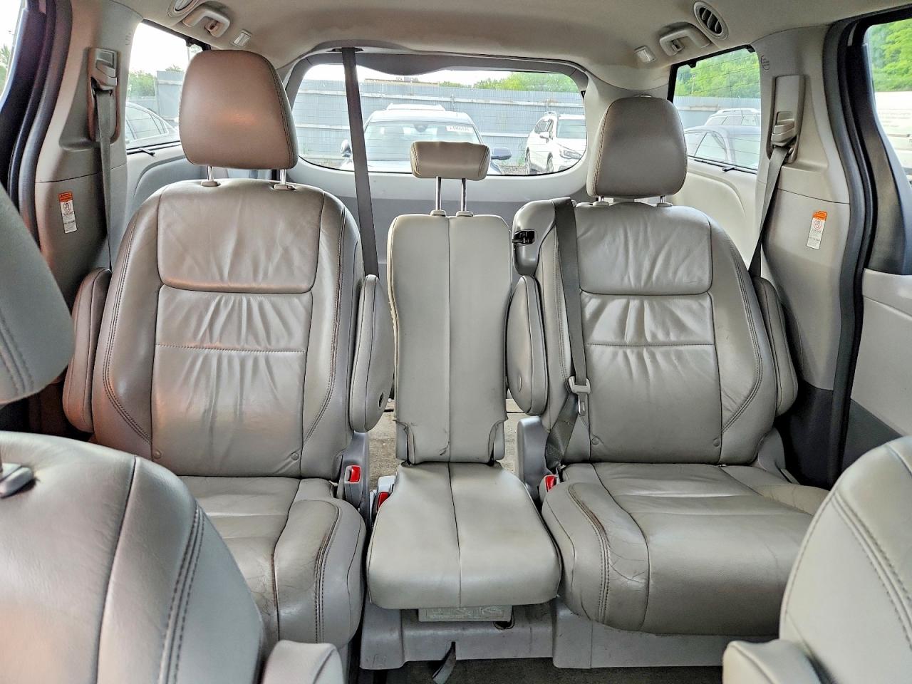 2018 TOYOTA SIENNA