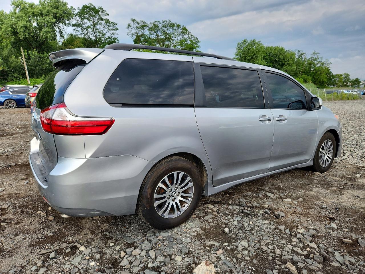 2018 TOYOTA SIENNA