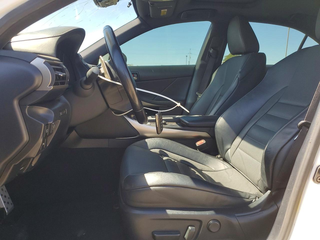 2020 LEXUS IS