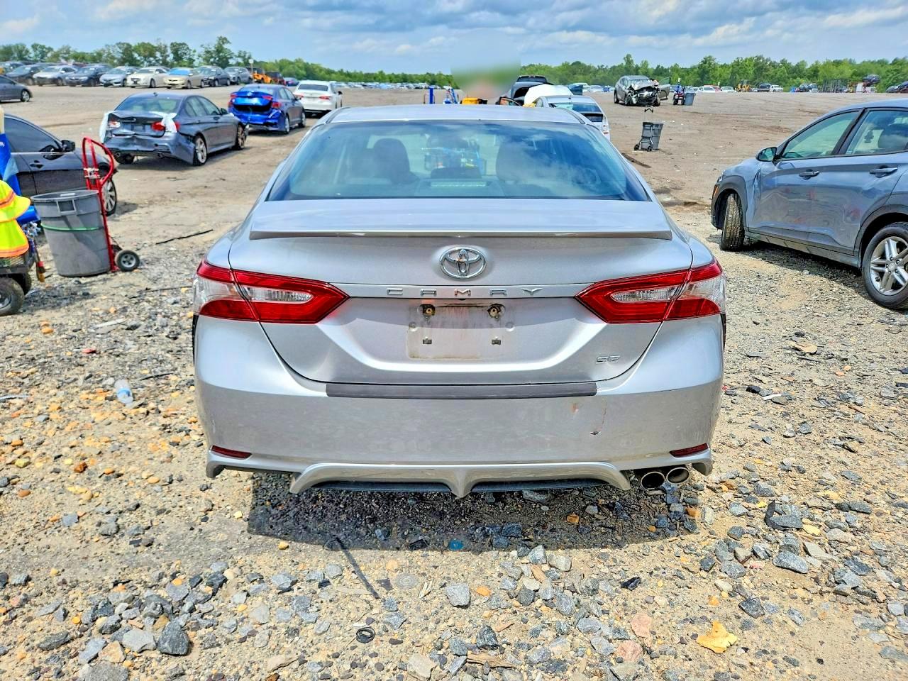2018 TOYOTA CAMRY