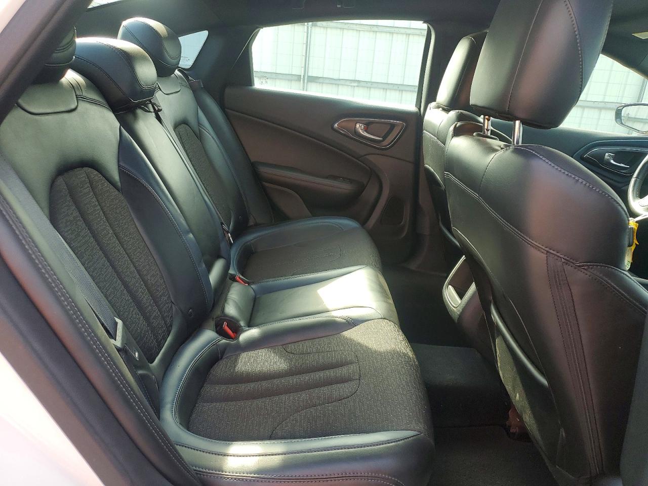 2015 CHRYSLER 200