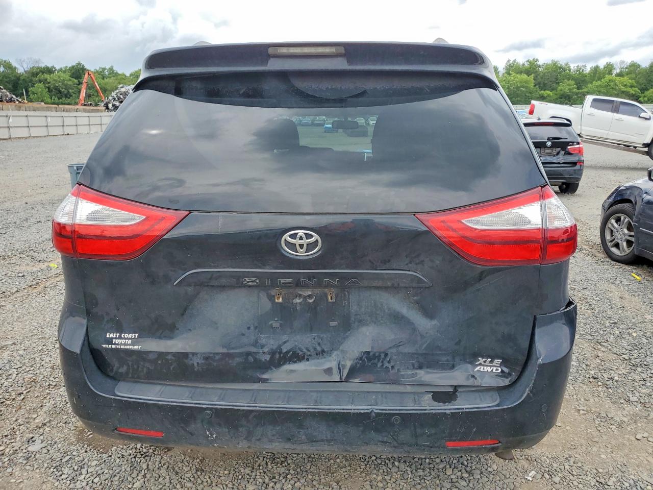2017 TOYOTA SIENNA