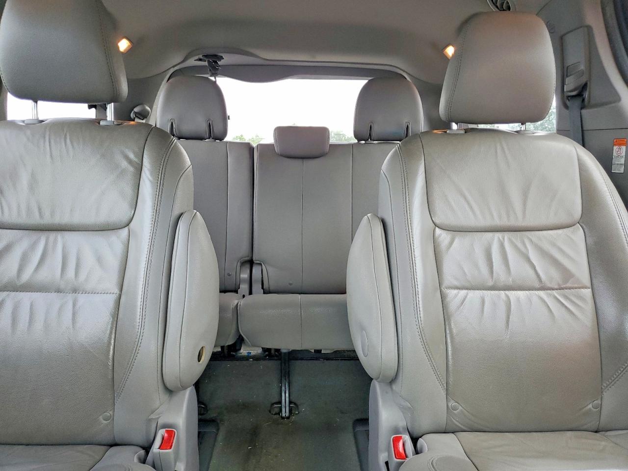 2017 TOYOTA SIENNA