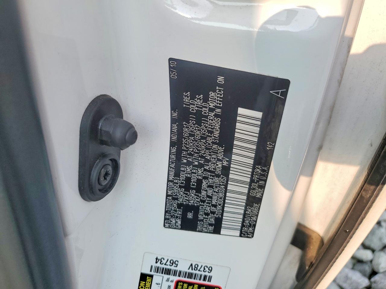 2011 TOYOTA SIENNA