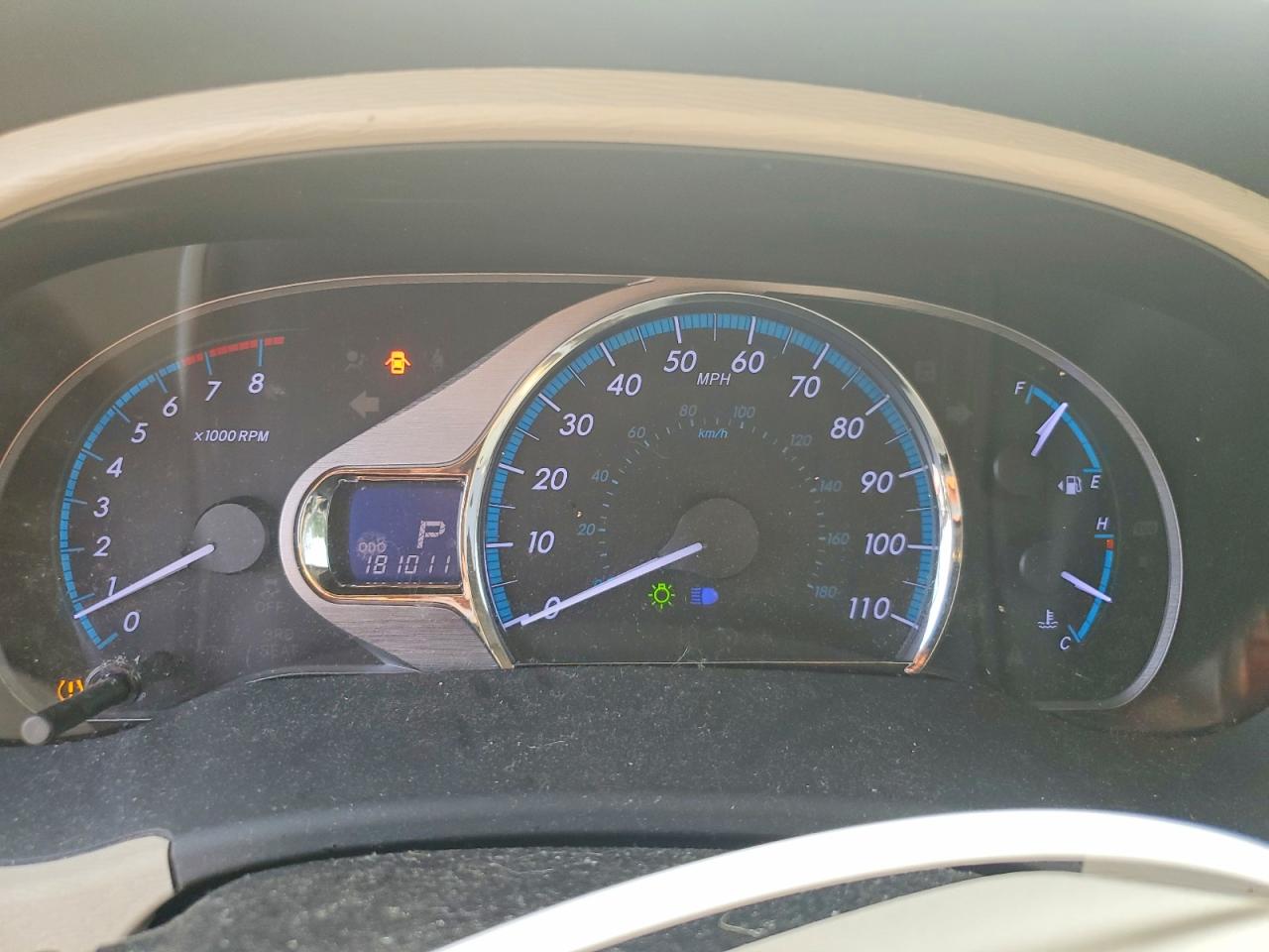 2011 TOYOTA SIENNA