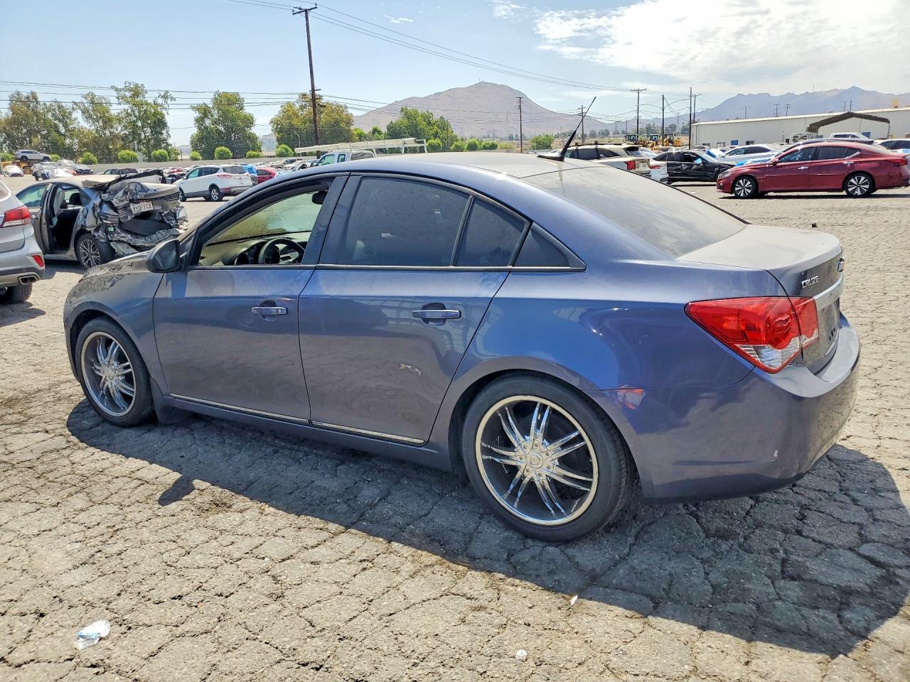 2013 CHEVROLET CRUZE