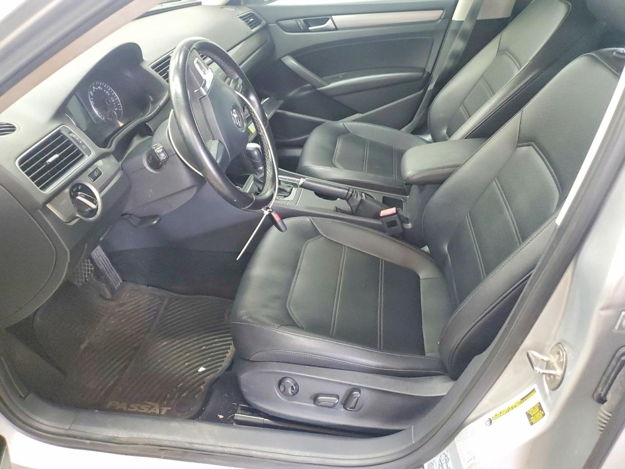 2015 VOLKSWAGEN PASSAT