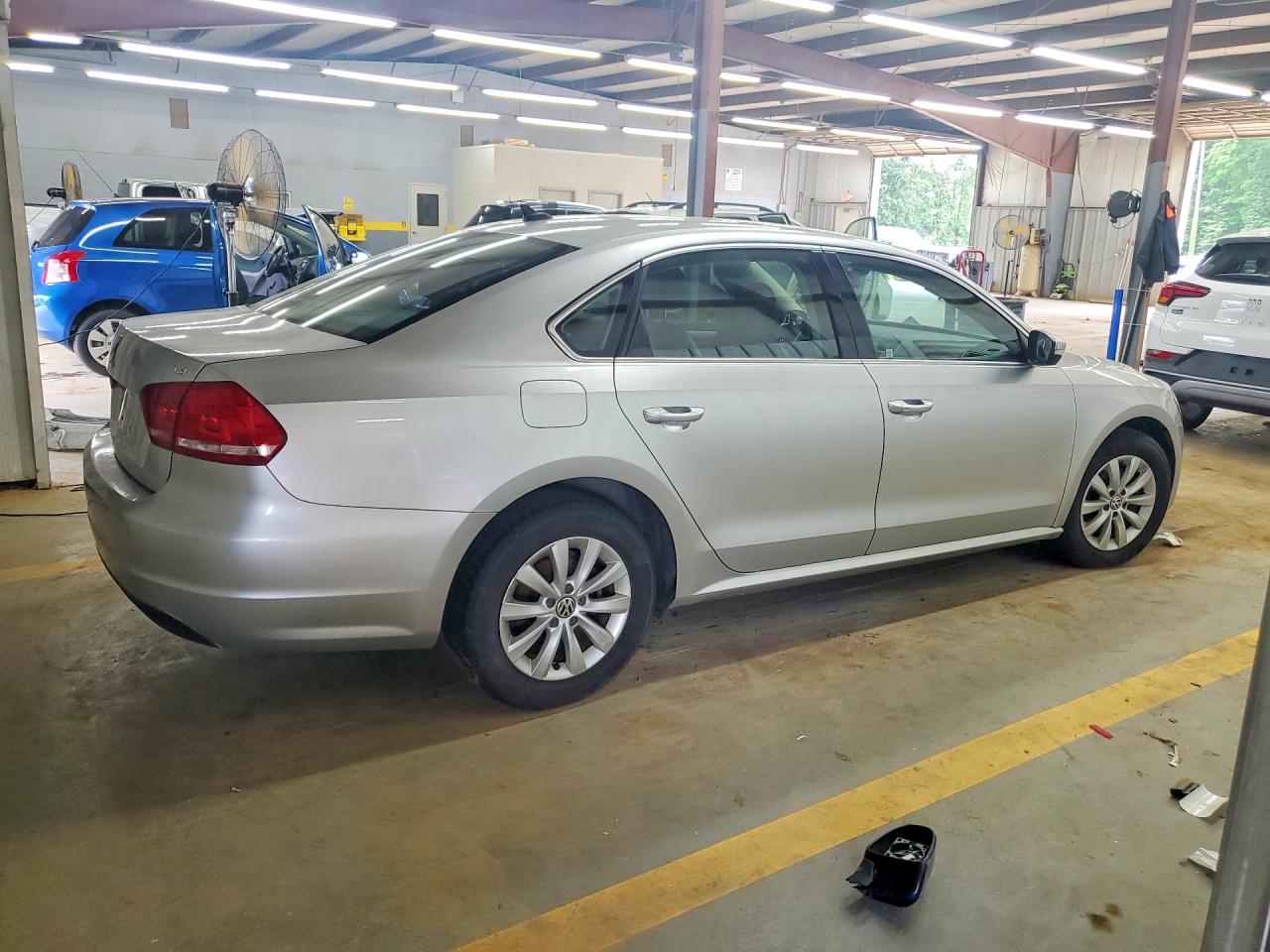 2015 VOLKSWAGEN PASSAT