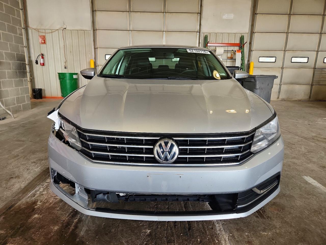 2018 VOLKSWAGEN PASSAT