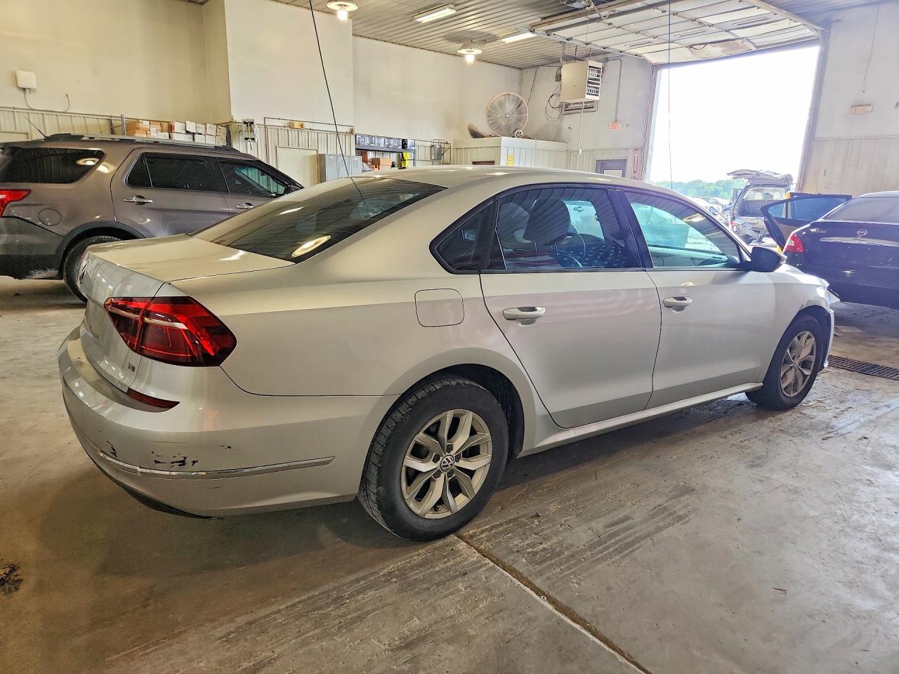2018 VOLKSWAGEN PASSAT