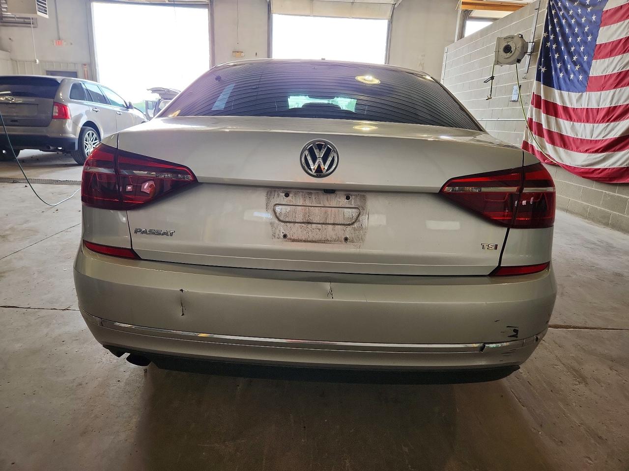 2018 VOLKSWAGEN PASSAT