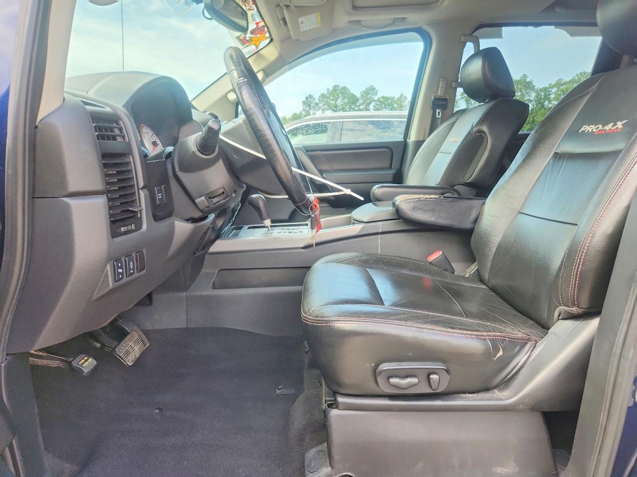 2012 NISSAN TITAN