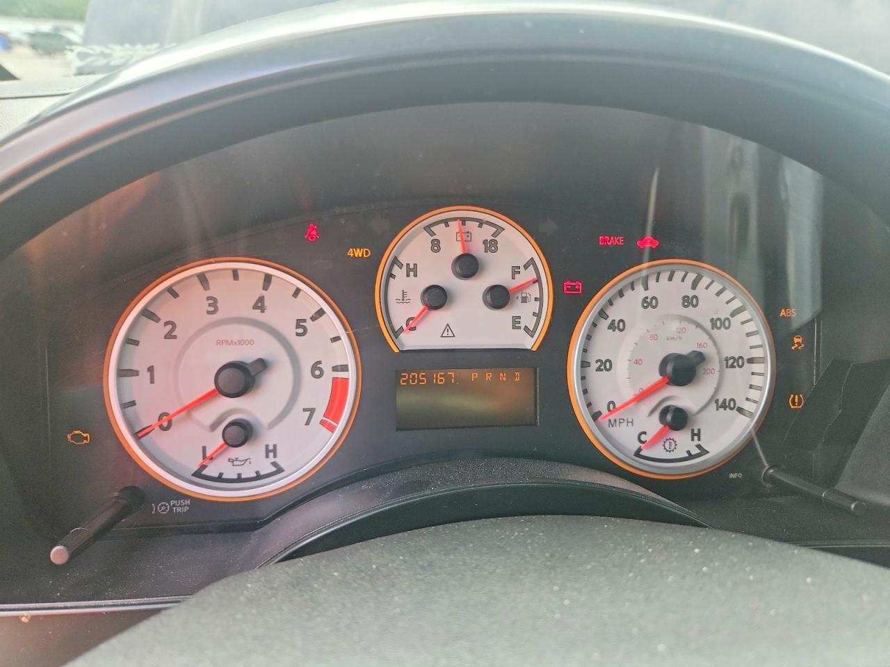 2012 NISSAN TITAN