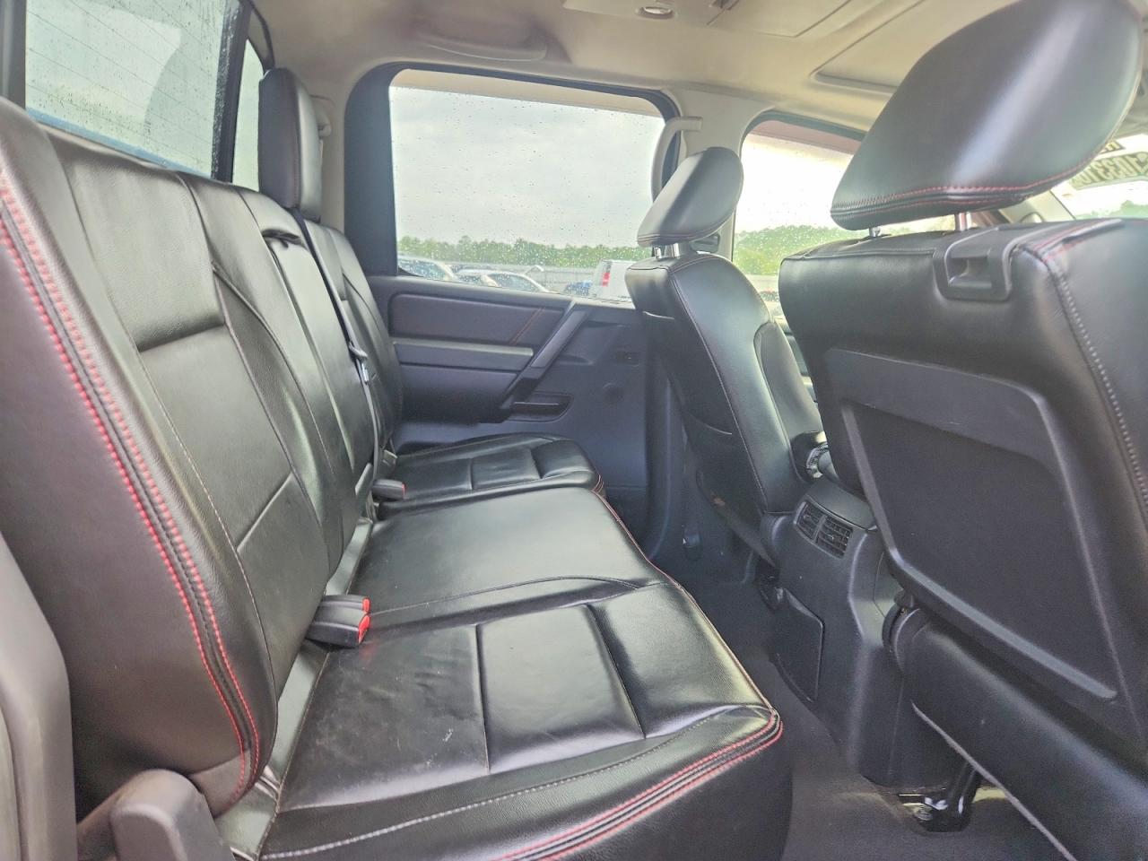 2012 NISSAN TITAN