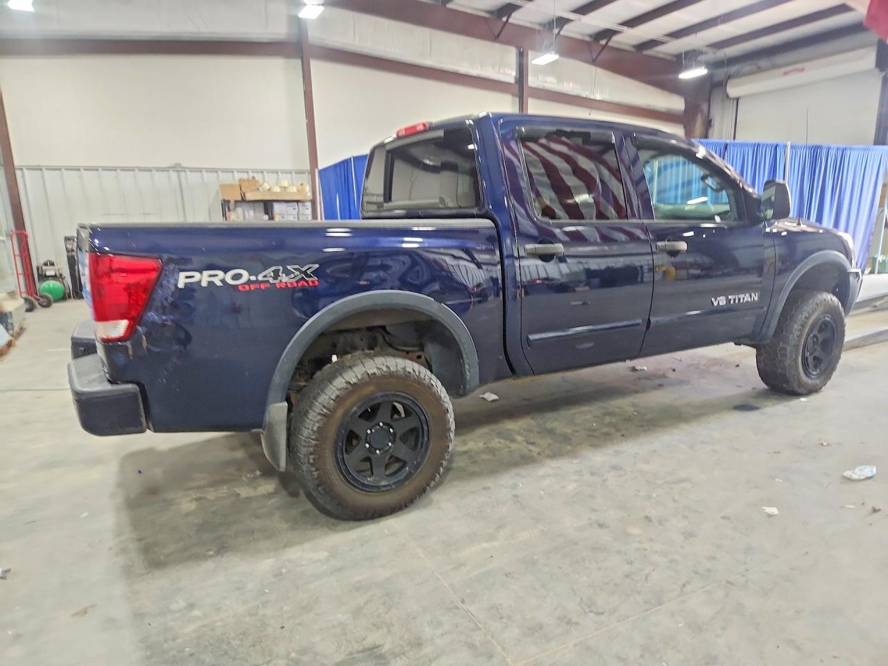 2012 NISSAN TITAN