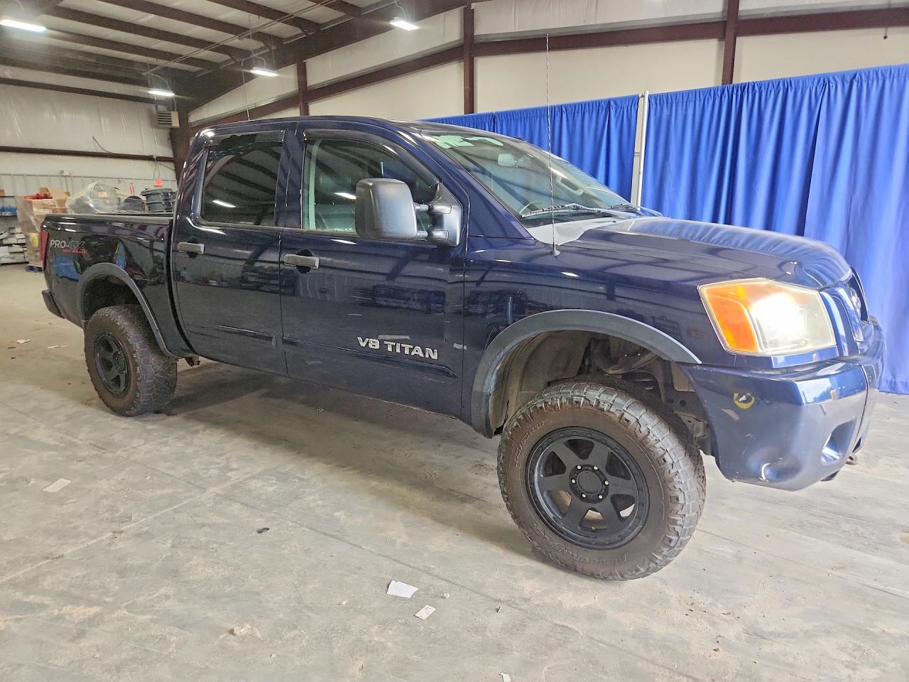 2012 NISSAN TITAN