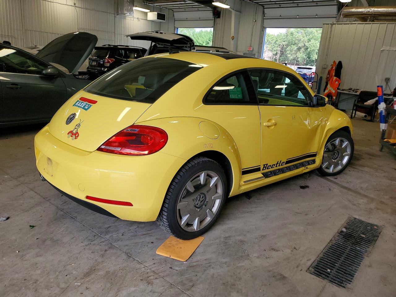 2013 VOLKSWAGEN BEETLE