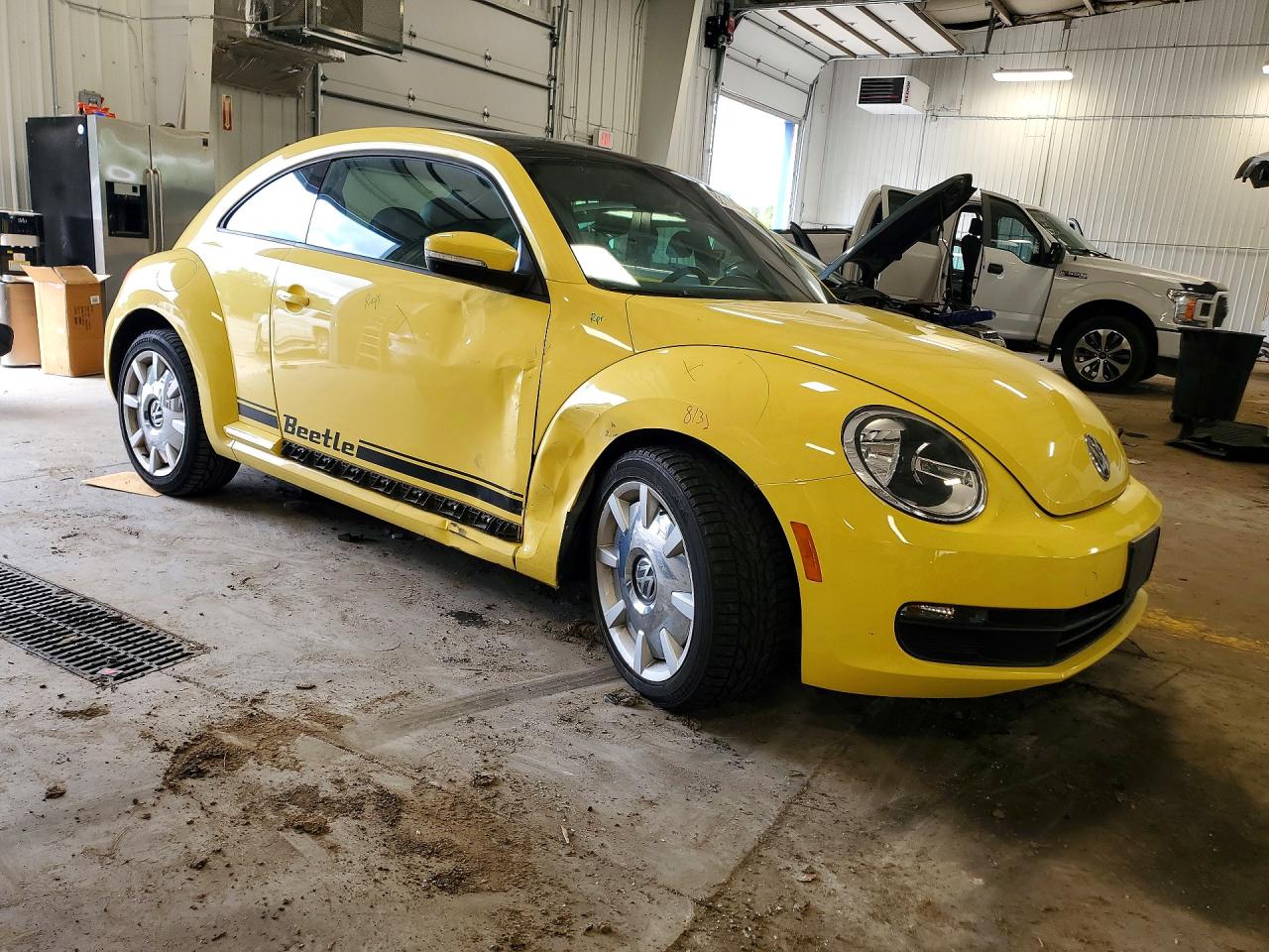 2013 VOLKSWAGEN BEETLE