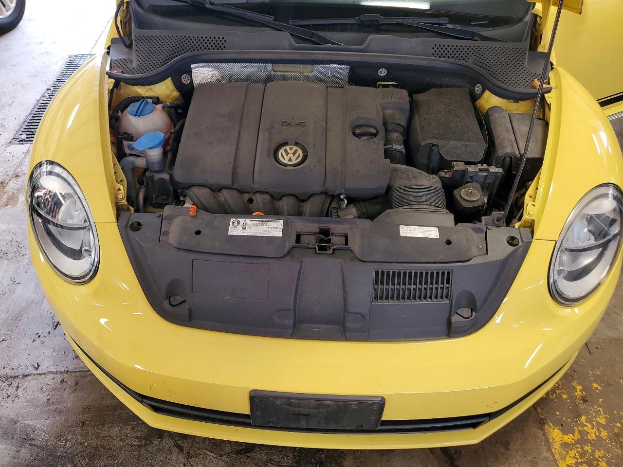 2013 VOLKSWAGEN BEETLE