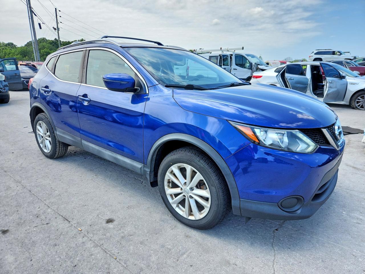 2017 NISSAN ROGUE