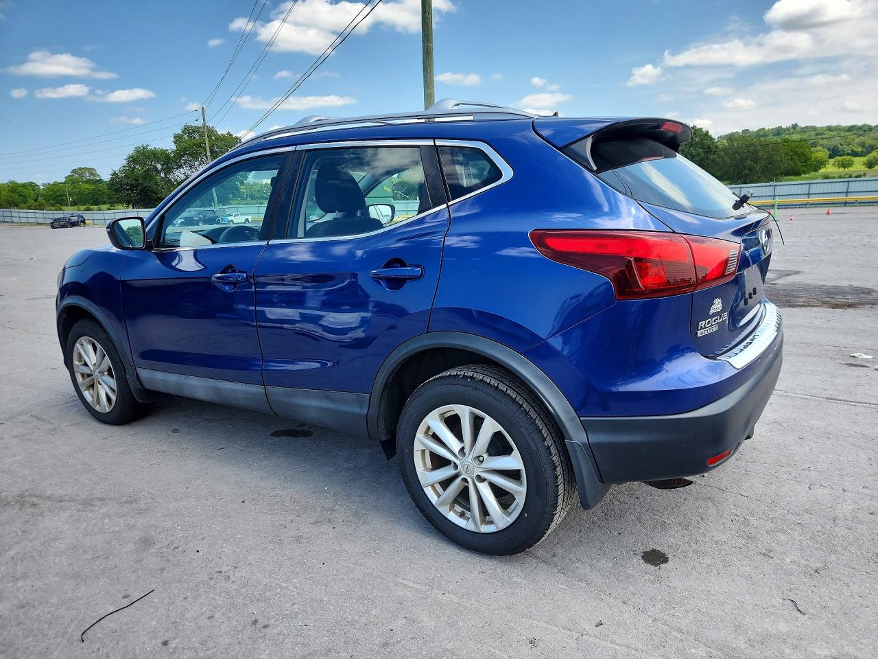 2017 NISSAN ROGUE
