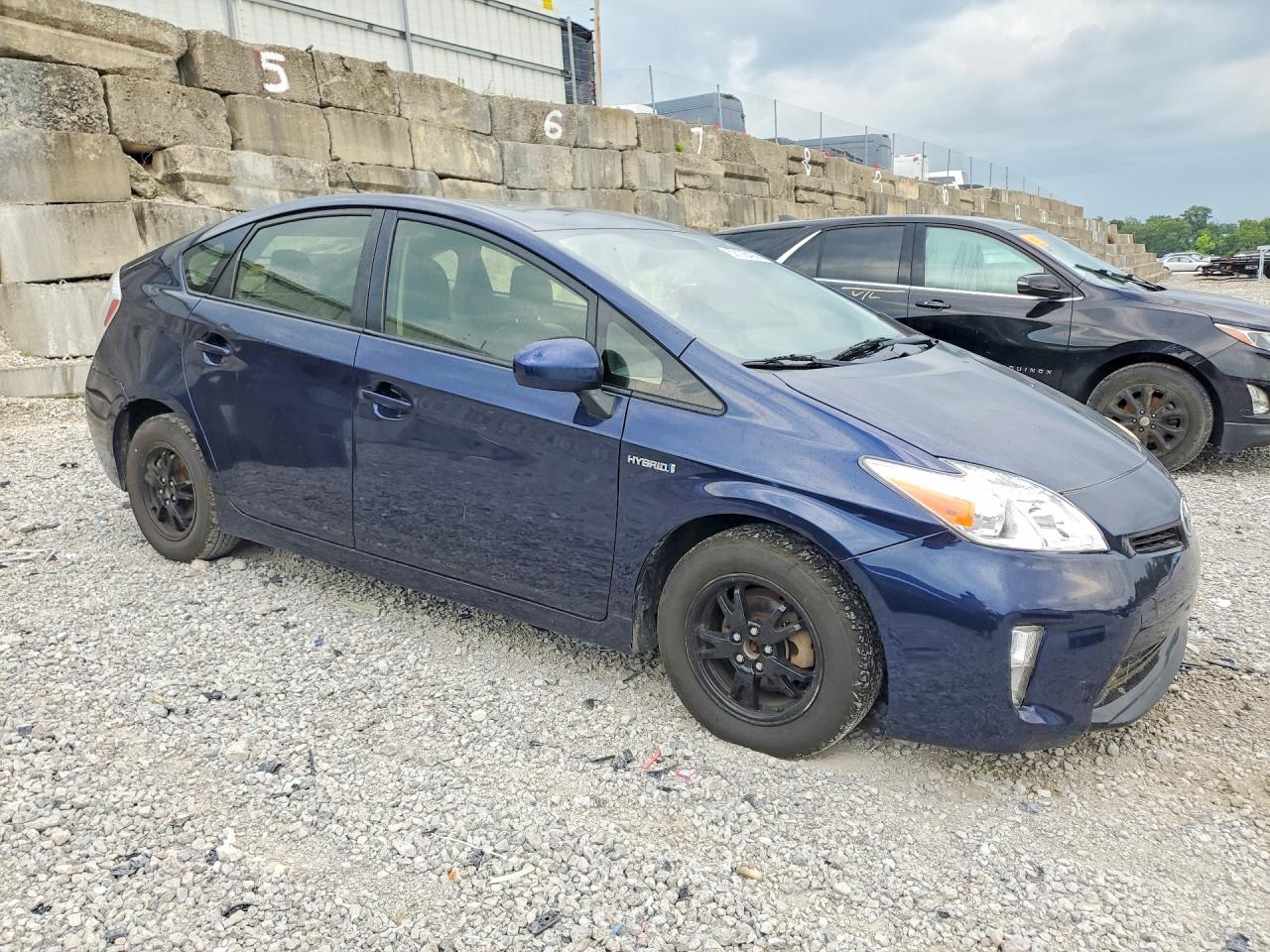 2015 TOYOTA PRIUS