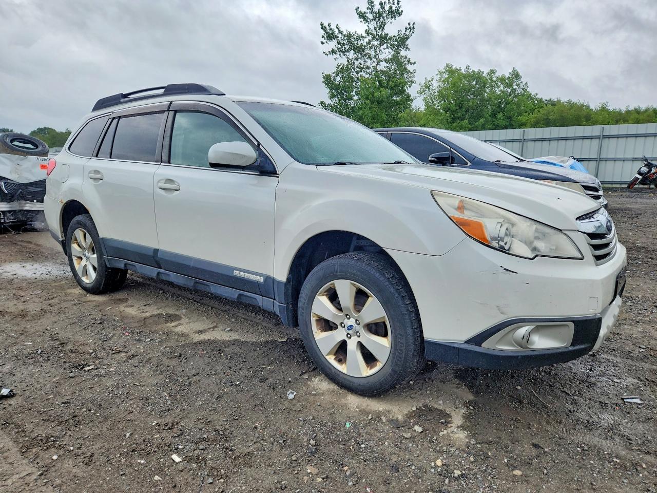 2012 SUBARU OUTBACK