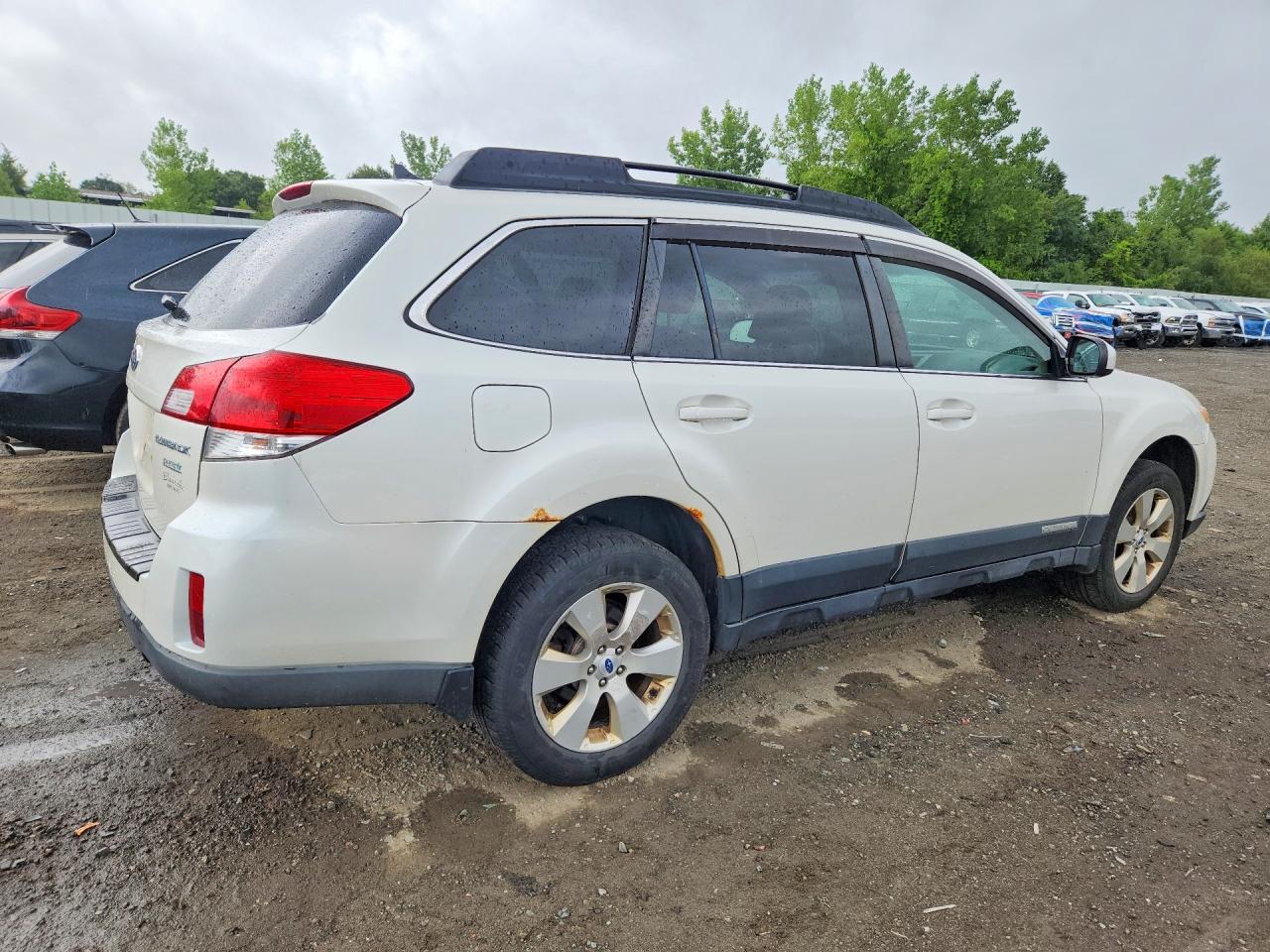 2012 SUBARU OUTBACK