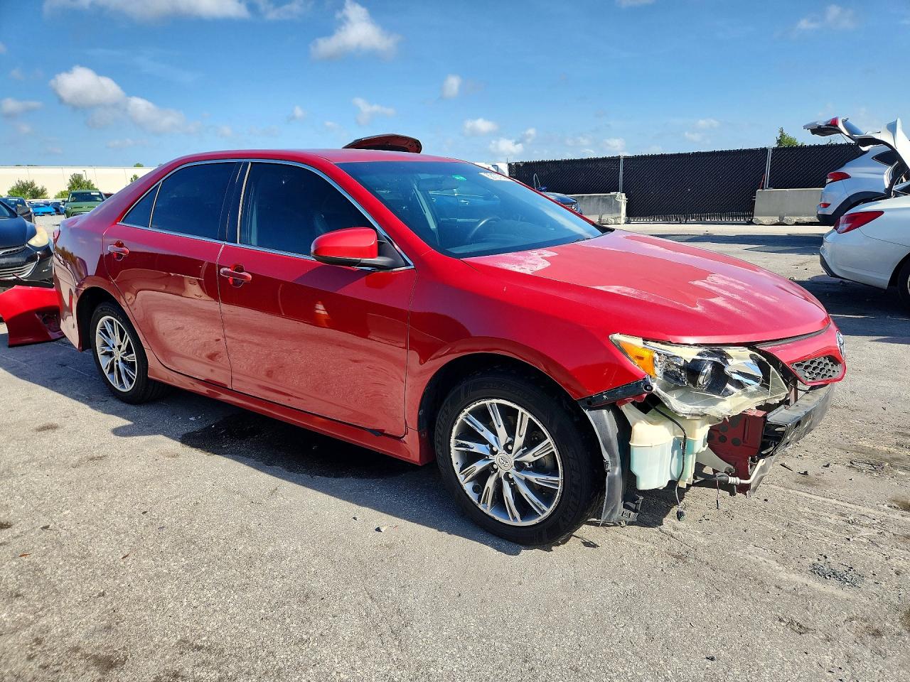 2014 TOYOTA CAMRY