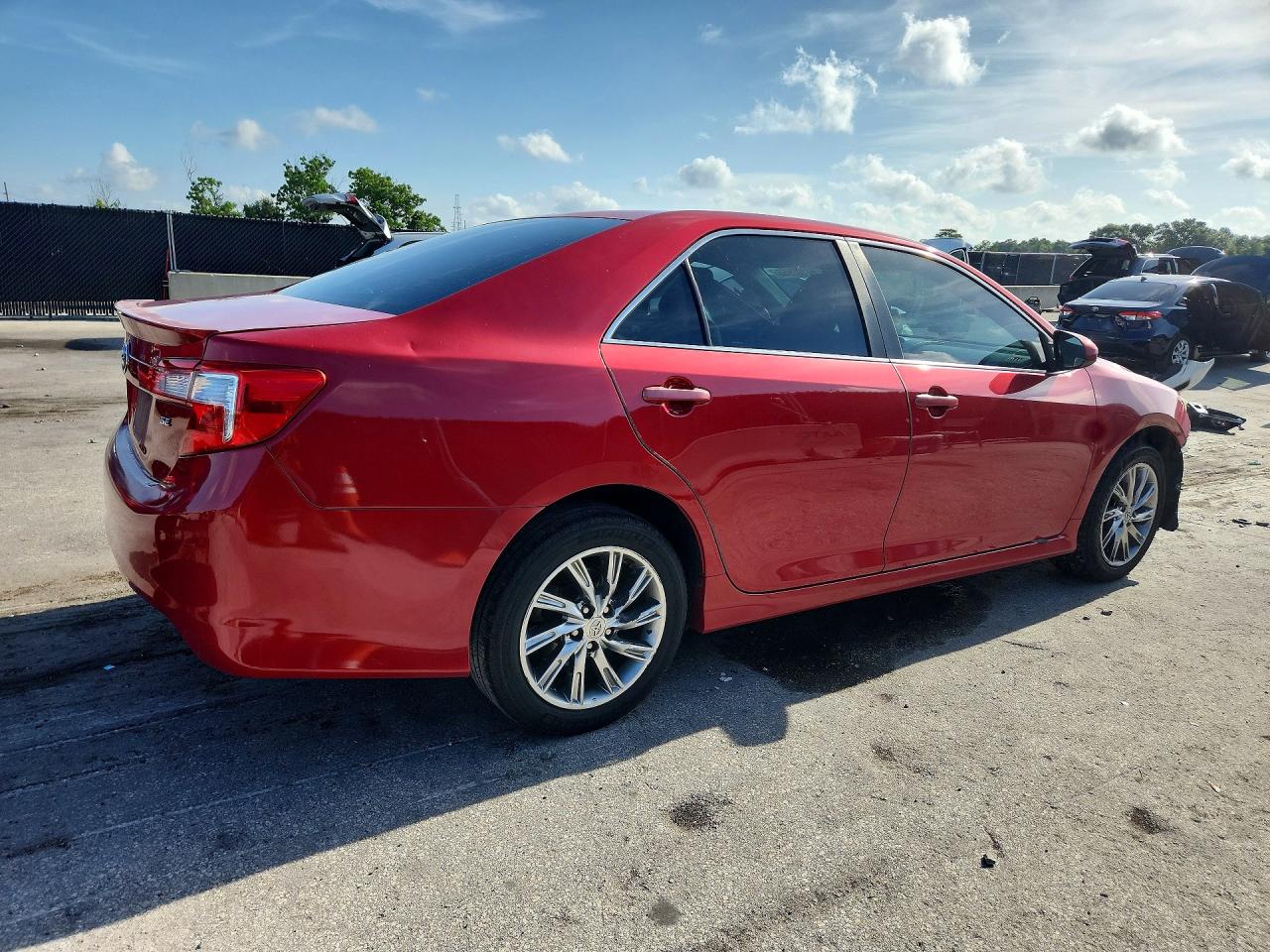 2014 TOYOTA CAMRY