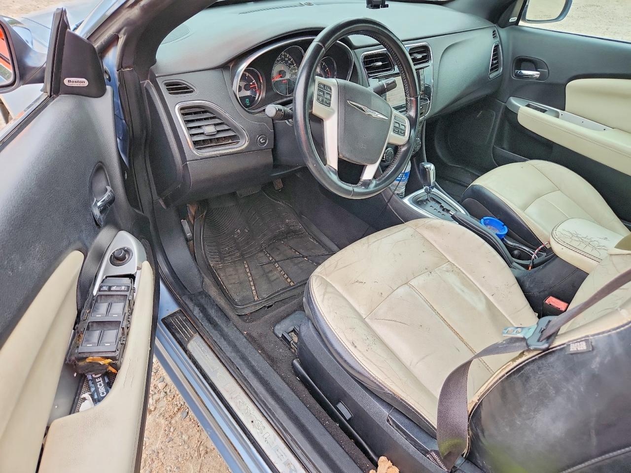 2013 CHRYSLER 200