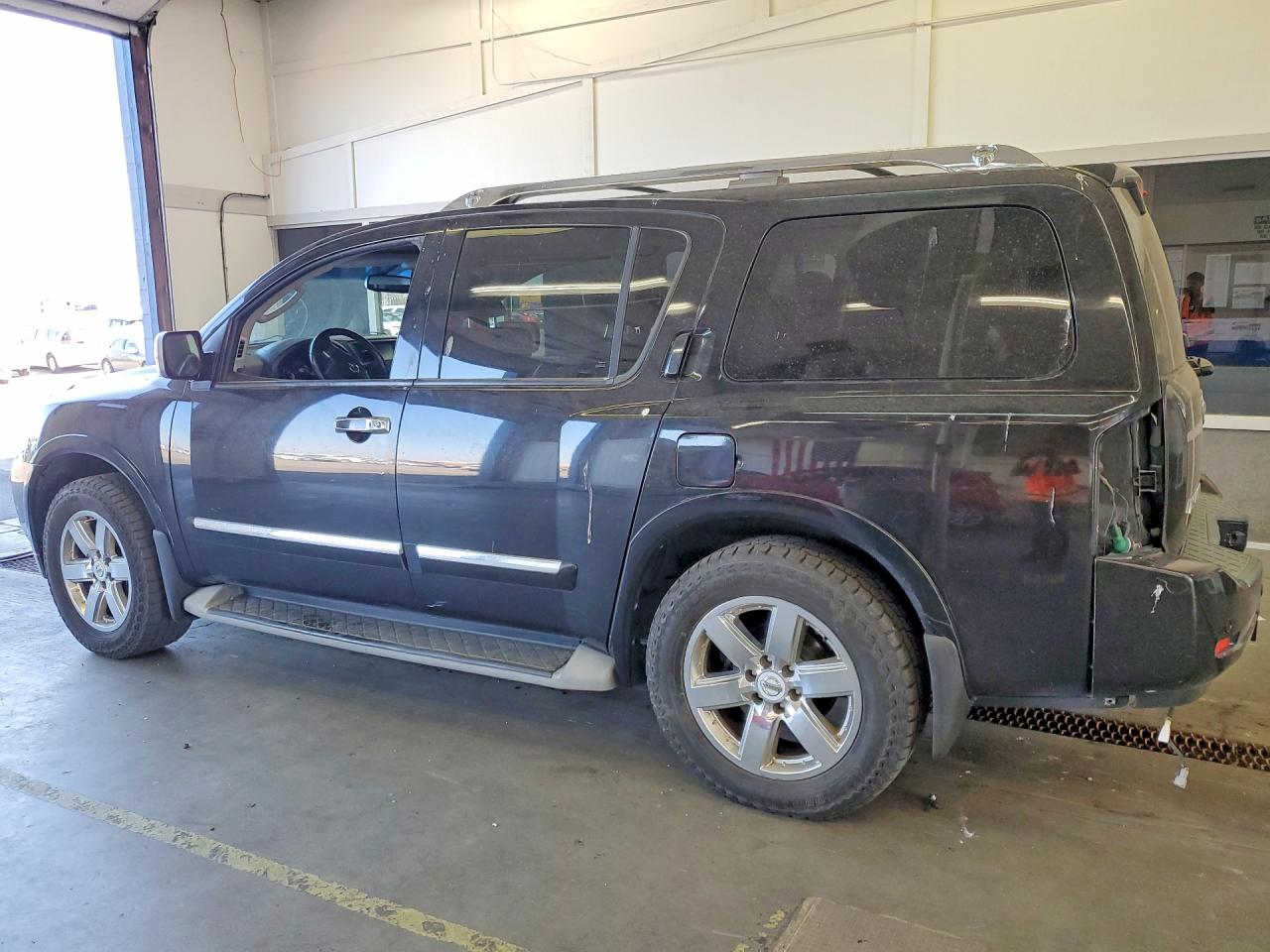 2012 NISSAN ARMADA