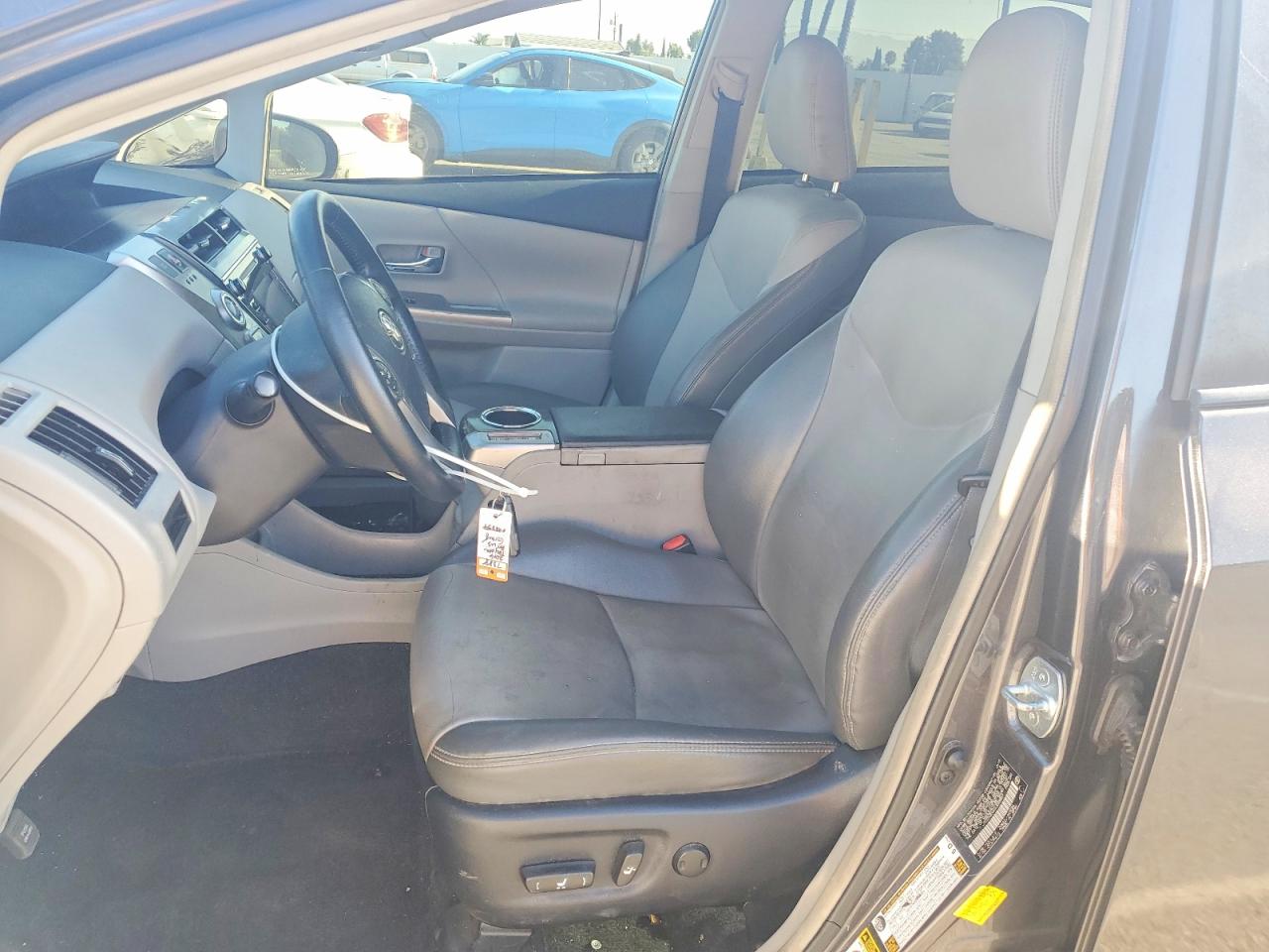 2016 TOYOTA PRIUS