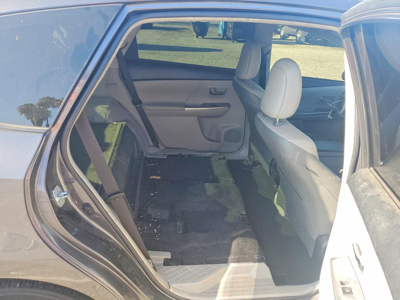 2016 TOYOTA PRIUS