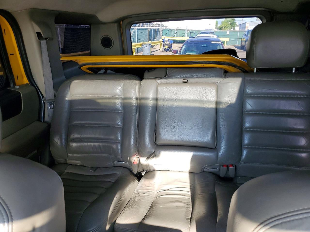 2004 HUMMER H2